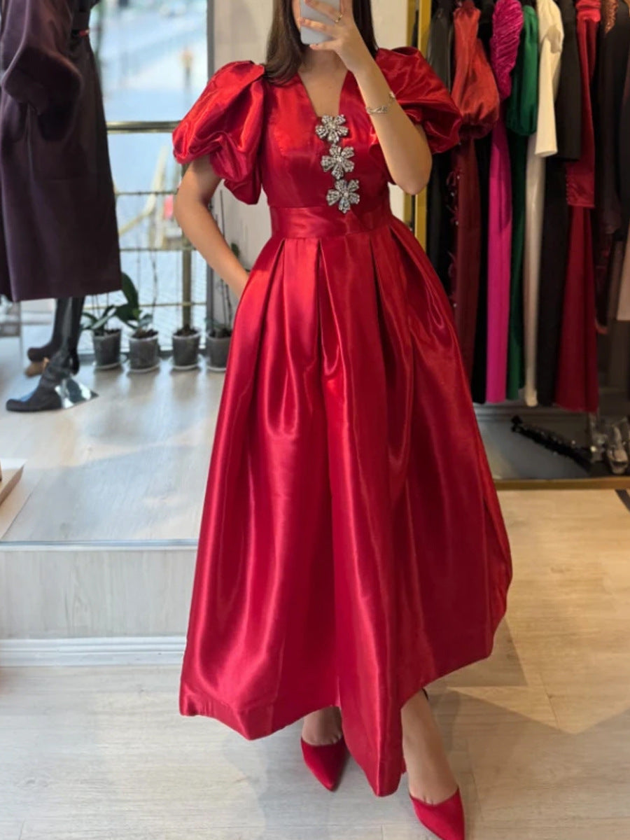 Damen Extravagantes Abendkleid mit voluminösen Puffärmeln und funkelnden Applikationen Drune