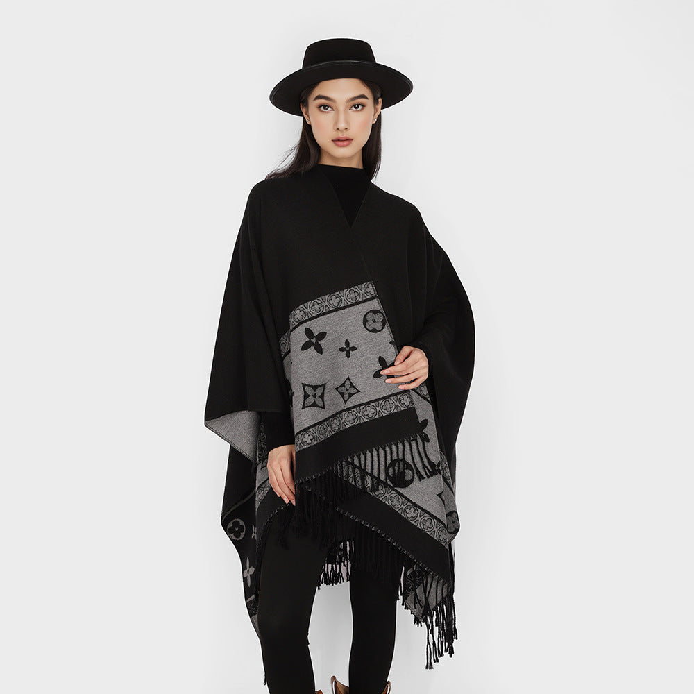 Damen Fransen-Capeponcho im Jacquard-Wollmix mit asymmetrischem Zipfelsaum Drune