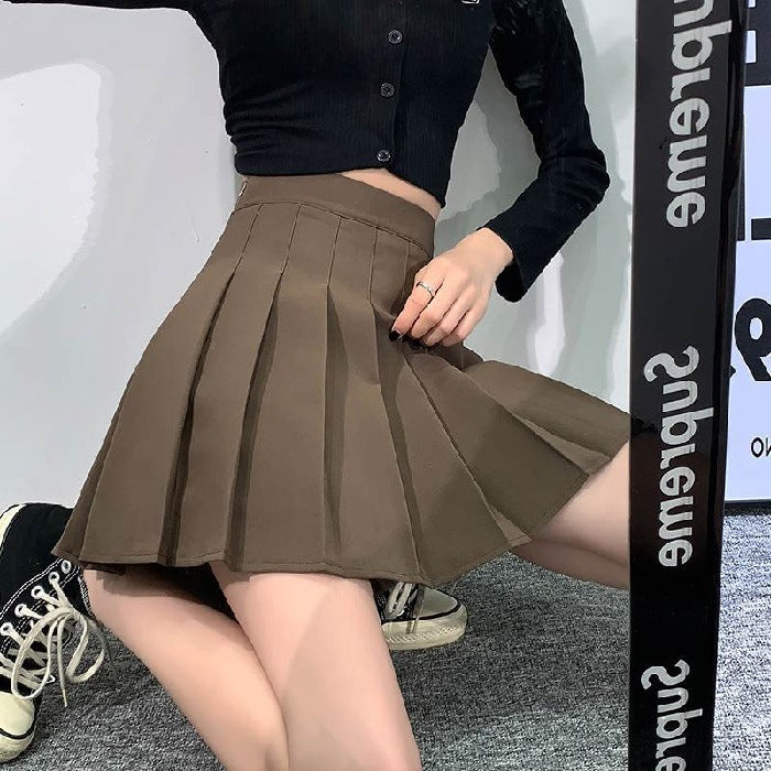 Damen Kurzarm-Oberteil mit innovativem Schnitt und asymmetrischen Details