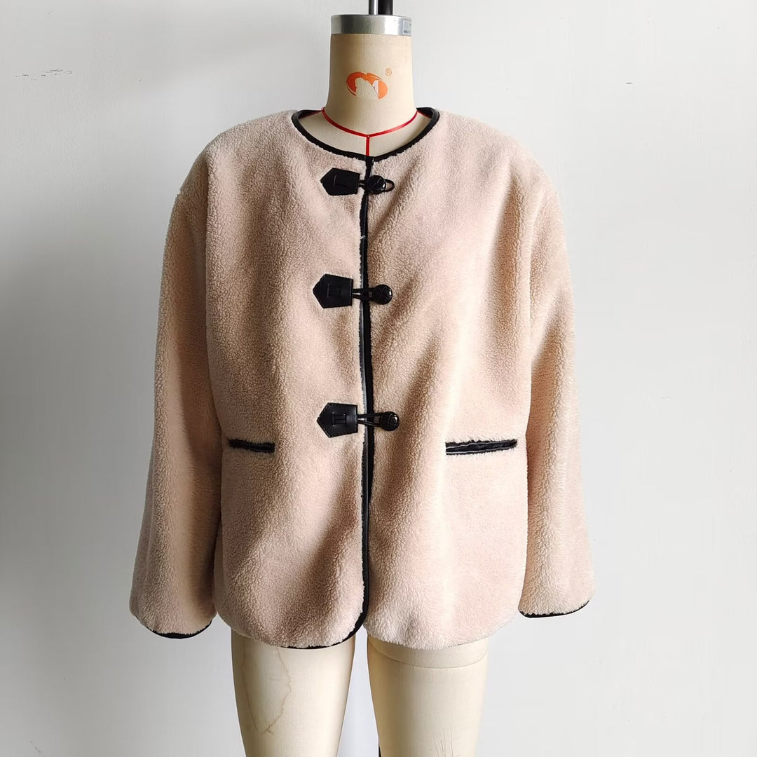 Damen nan kuschelige Teddyjacke mit Knebelverschlüssen, Rundhals und Kontrastpaspel Drune
