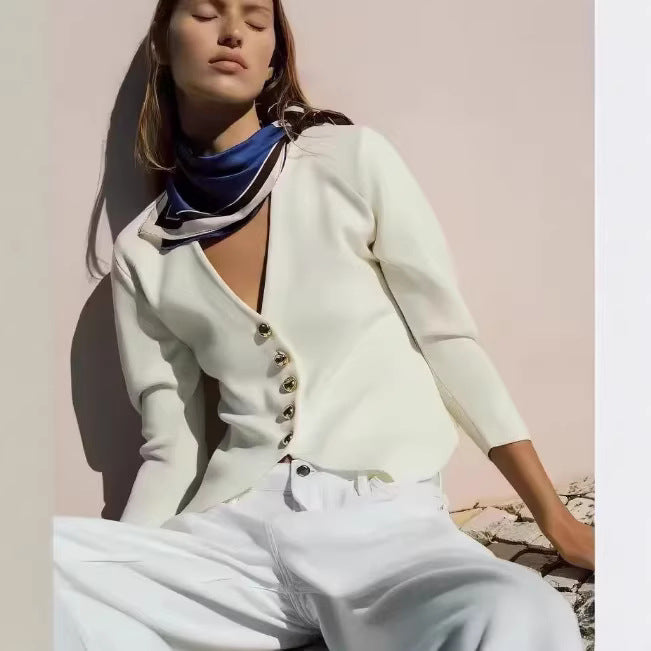 Damen Feinstrukturierte taillierte Strickjacke mit V-Ausschnitt und goldener Knopfleiste Drune