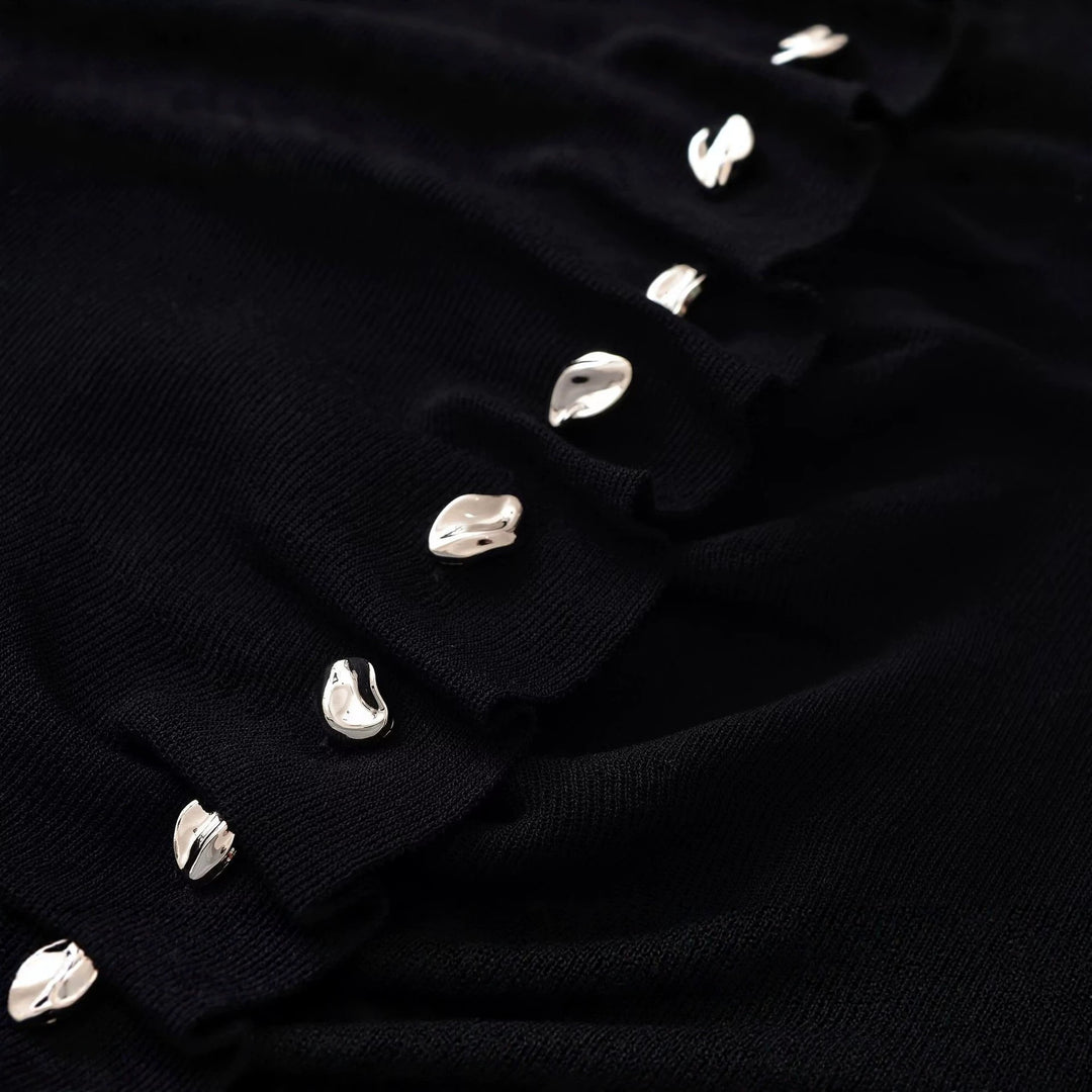 Damen Figurbetonte Rüschenbluse mit goldfarbenen Zierknöpfen und asymmetrischem Peplum Drune