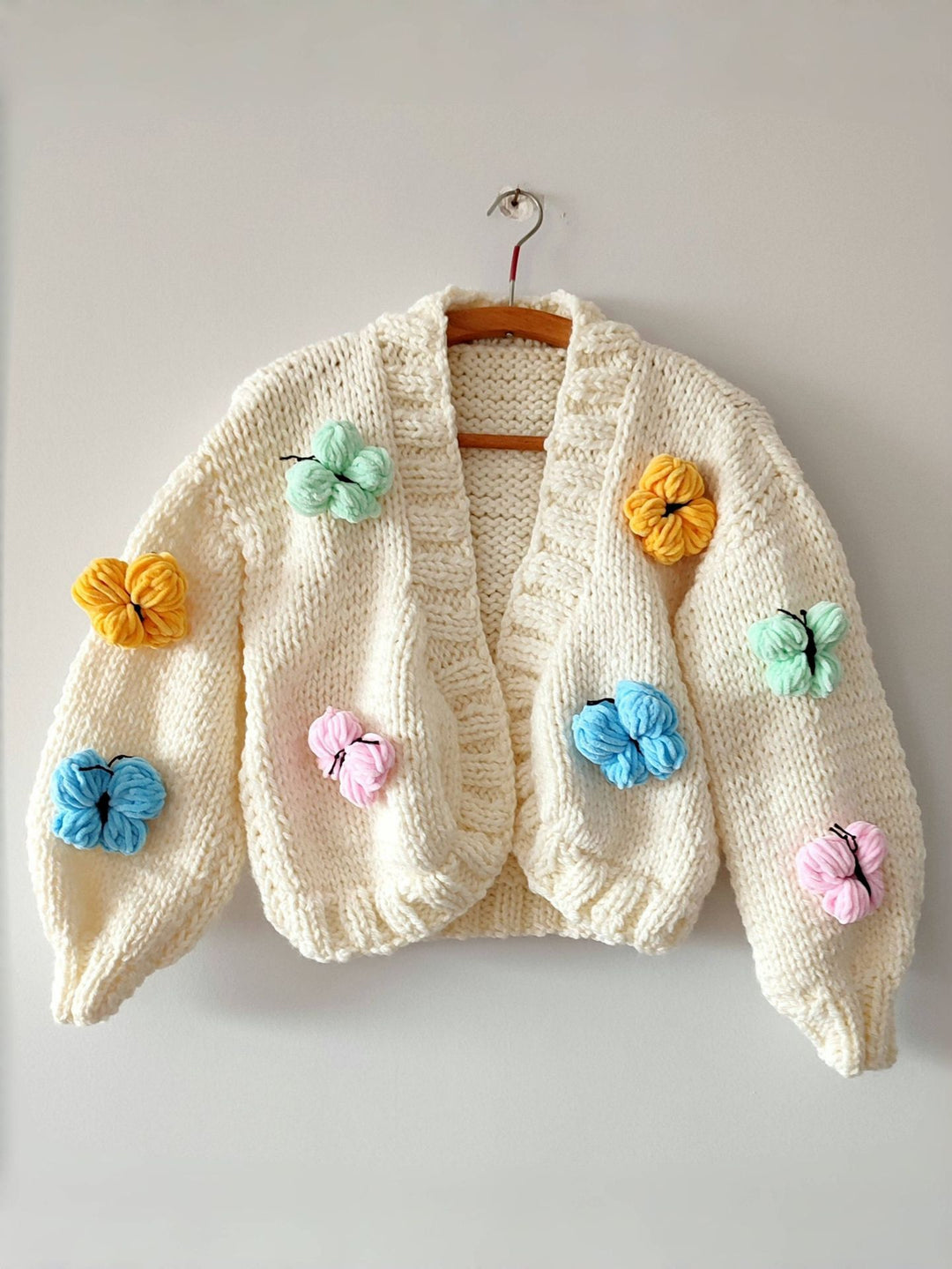Damen Modische Strickjacke mit Blumendekor