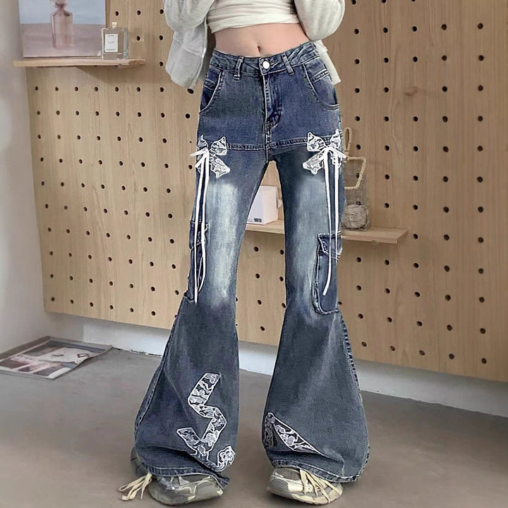 Damen weite ausgestellte Jeanshose im Cargostil mit Zierbändern, Spitzenapplikationen und Mehrfachtaschen Drune