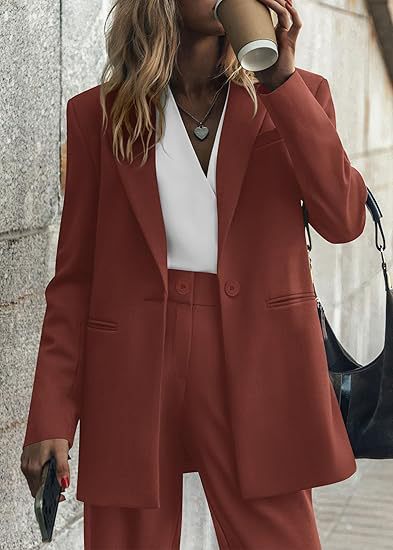 Damen Elegantes Anzugset mit taillierter Silhouette und modernen Akzenten Drune