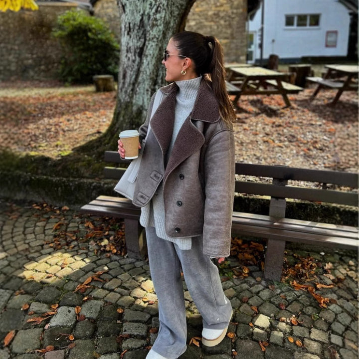 Damen 100+ kurze Lammfell‑Optik Pilotjacke mit Teddyfutter und doppeltgereihter Knopfleiste Drune