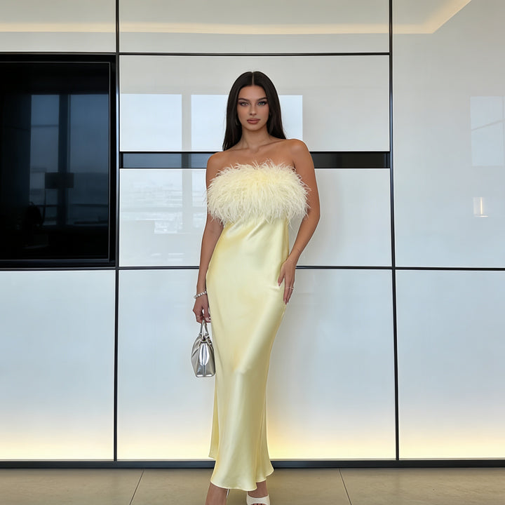 Damen Elegantes und luxuriöses Abendkleid mit dekorativem Federbesatz Drune