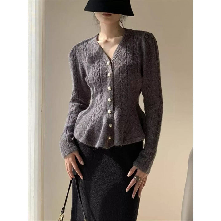 Damen Strickjacke mit tailliertem Schnitt und Zopfmuster Drune