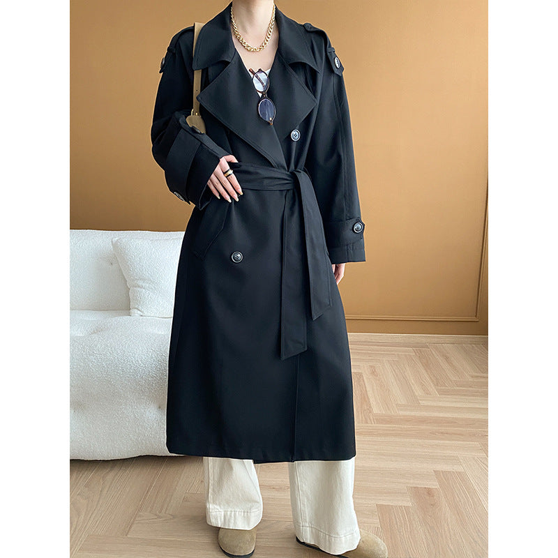 Damen eleganter Trenchcoat mit strukturiertem Revers und praktischen Seitentaschen Drune