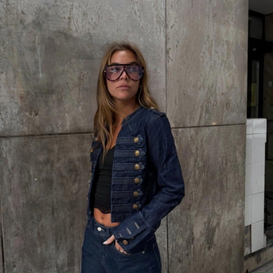 Damen Militärisch inspirierte taillierte Kurzjacke mit Zierfalten und Metallknöpfen Drune