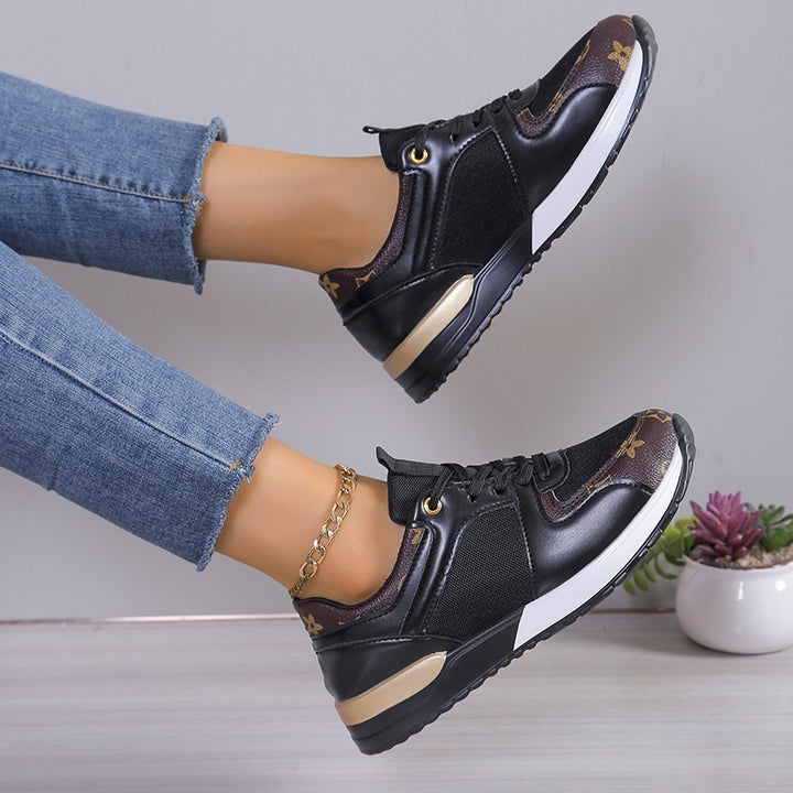 Damen Plateau-Sneakers mit atmungsaktivem Mesh, gepolsterter Innensohle und dekorativem Logomuster-Besatz Drune
