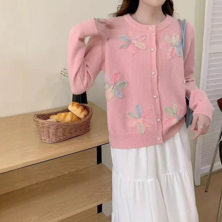 Damen Strickjacke mit floralen Stickereien und Knopfverschluss Drune