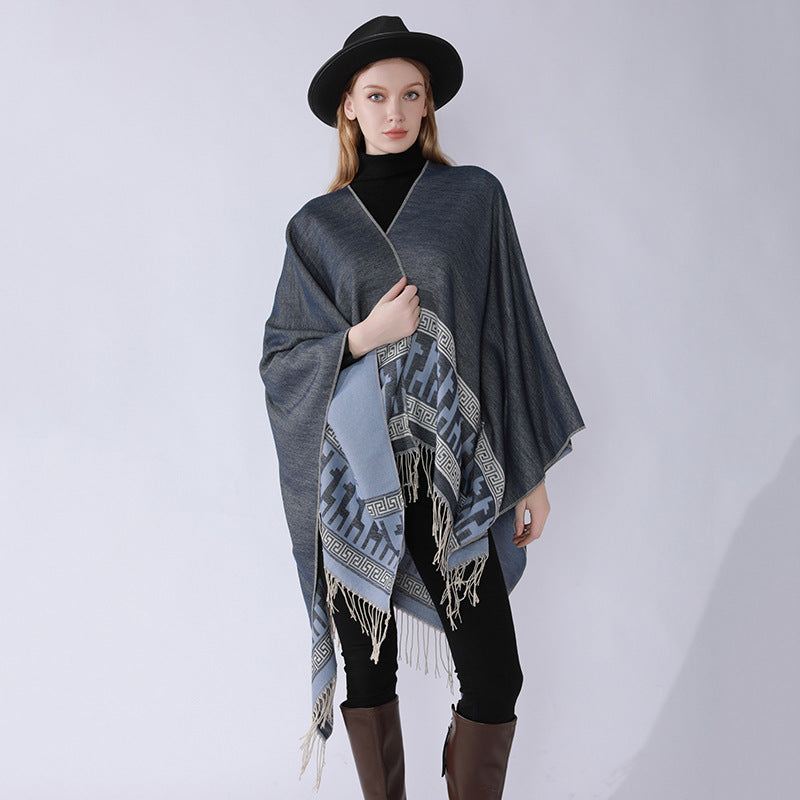 Damen Capeponcho aus feinem Wollmix mit ornamentaler Bordürenkante und Zipfelrand Drune