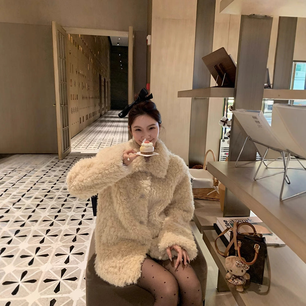 Damen Kurzfell‑Teddy‑Mantel mit großem Kragen und kastiger Oversize‑Silhouette Drune