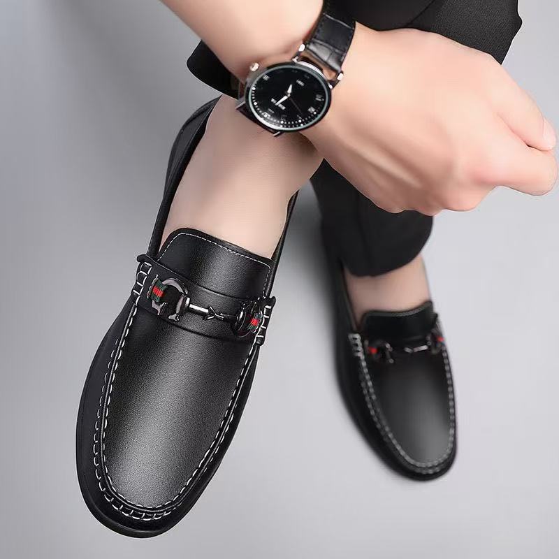 Herren Elegante Lederimitat-Loafer mit Ziernaht und Metallbit-Detail Drune