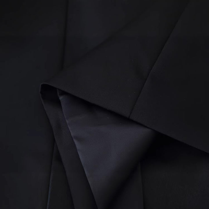Damen Elegante Kurzjacke im Mandarin‑Stil mit Froschverschlüssen und taillierenden Abnähern Drune