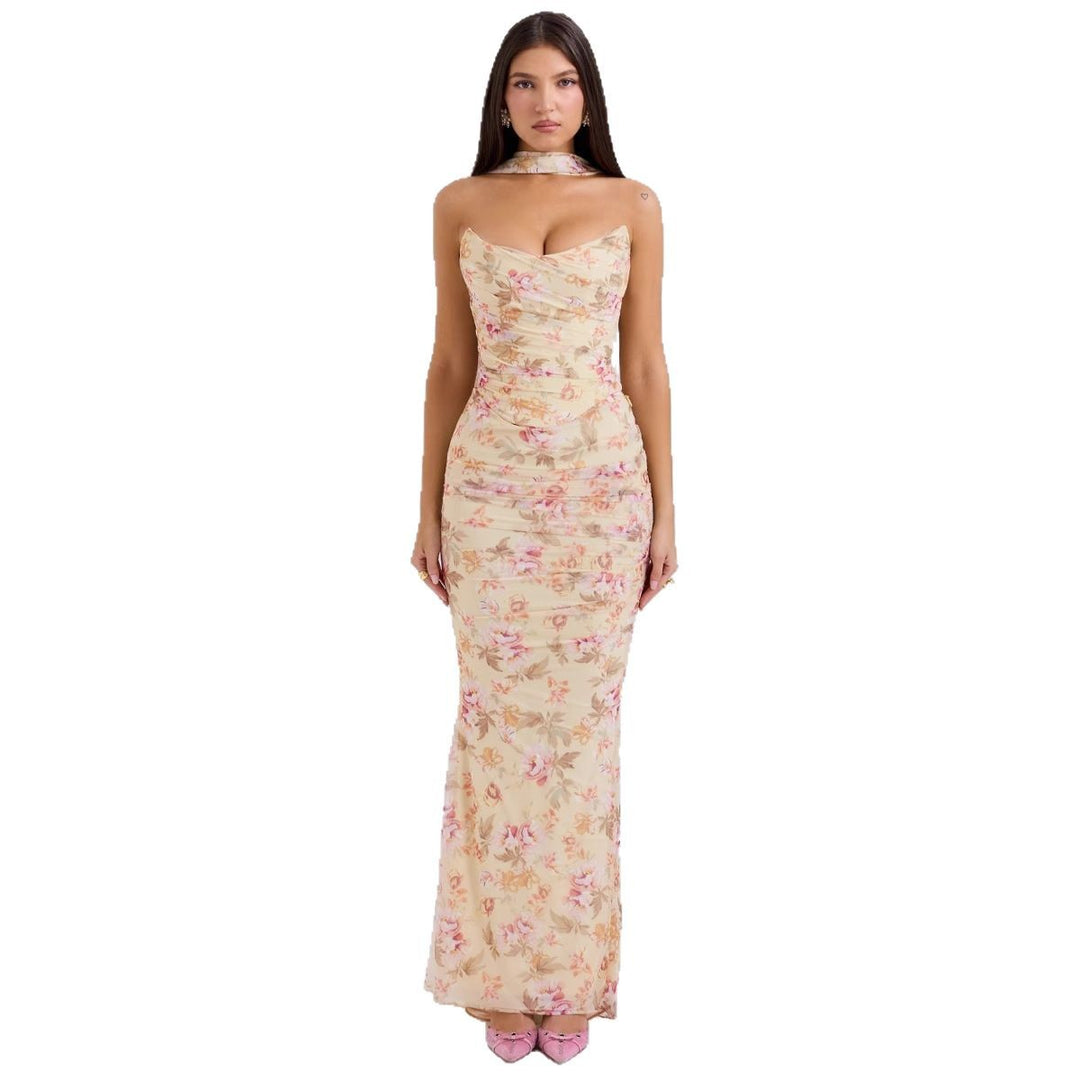 Damen figurbetontes Abendkleid mit schulterfreiem Design und raffinierten Drapierungen Drune