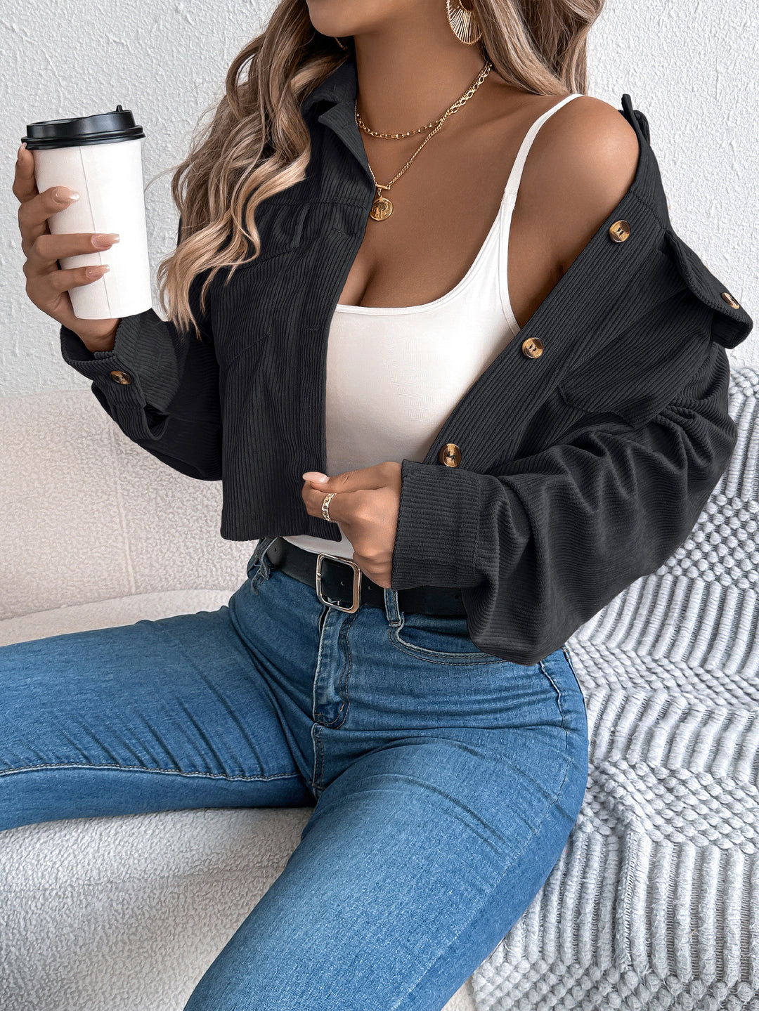 Damen Modische cropped Jacke mit Knopfdetails Drune
