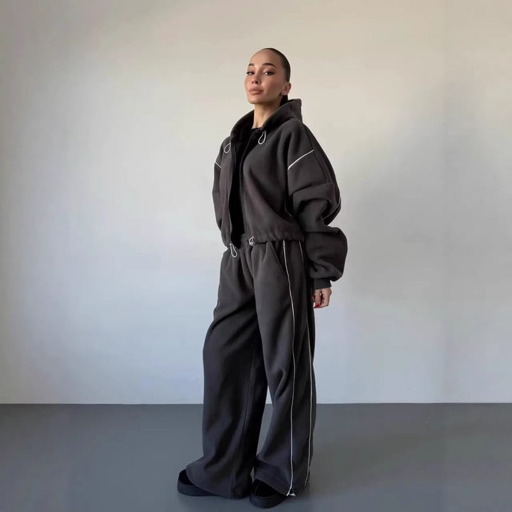 Damen gekürztes Zip-Hoodie mit Tunnelzug und hochgeschnittener weiter Fleece-Loungehose Drune