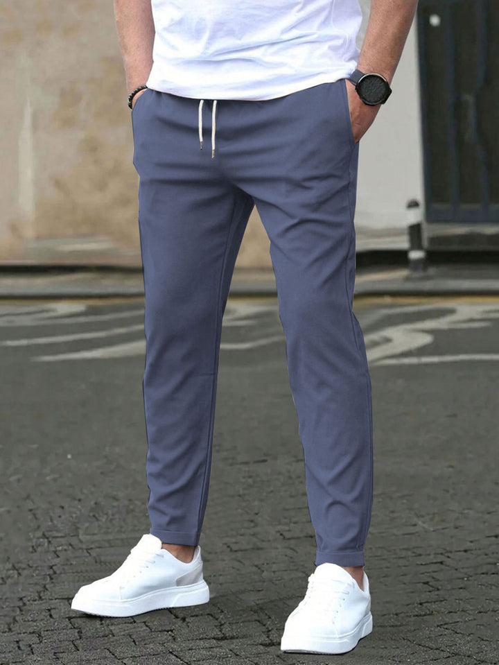 Herren Slim-Fit Jogginghose mit Kordelzug, Seitentaschen und schmalem Knöchelabschluss Drune