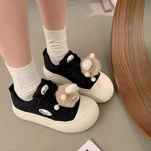 Damen Sneakers mit modischen Pompon-Applikationen und bequemer Sohle Drune