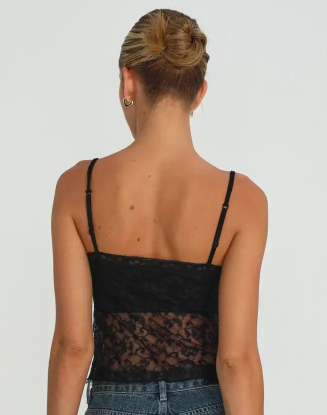 Damen Spitzen-Cami-Top mit zarter Blumenstickerei und feinen Trägern Drune