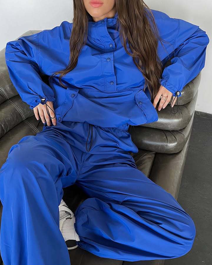Damen leichte Windjacke im Oversized Schnitt mit Kordelzug und Druckknopfdetails Drune