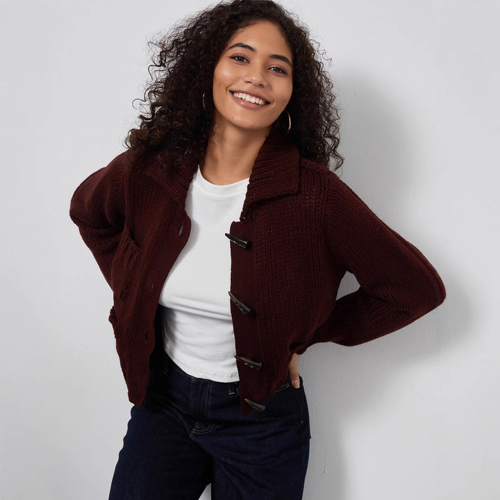 Damen Grobstrickjacke mit dekorativen Knopfdetails und praktischen Taschen Drune