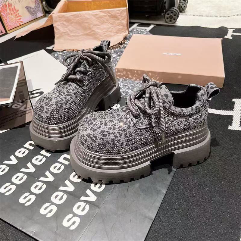 Damen Sneaker mit glitzerndem Leoparden-Design und robuster Sohle Drune
