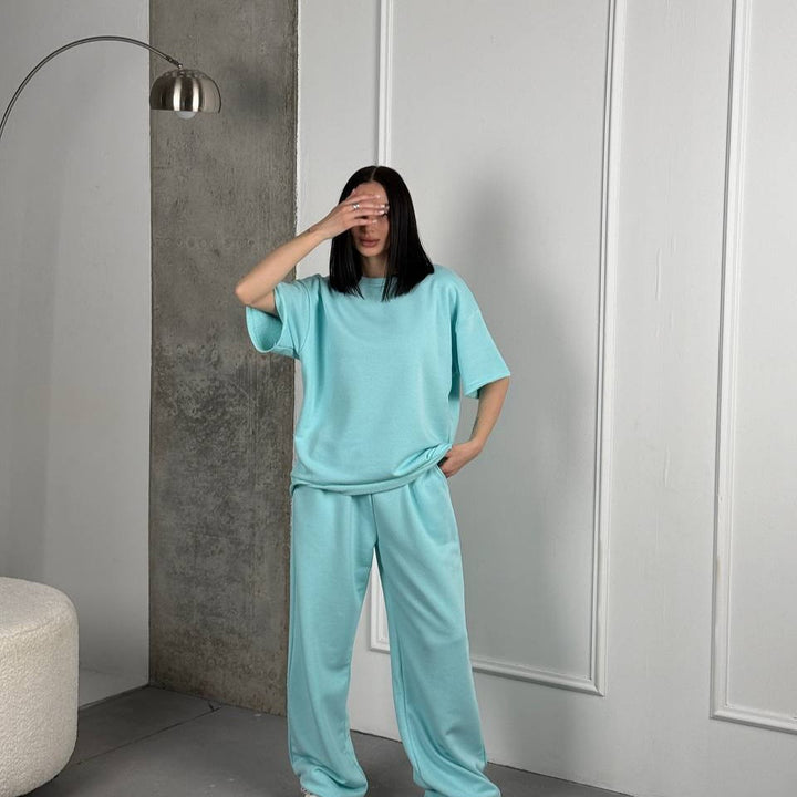 Damen weit geschnittenes Lounge Set mit weicher Sweatpants und boxy T Shirt Drune