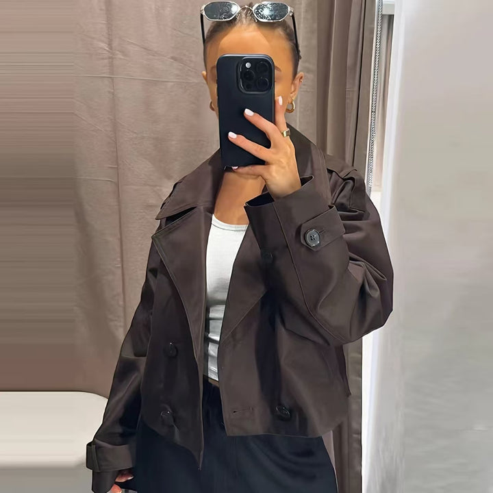 Damen nan kurze taillierte Doppelreiher-Trenchjacke im Boxy-Cropped-Schnitt mit Schulterpatten und verstellbaren Manschetten Drune