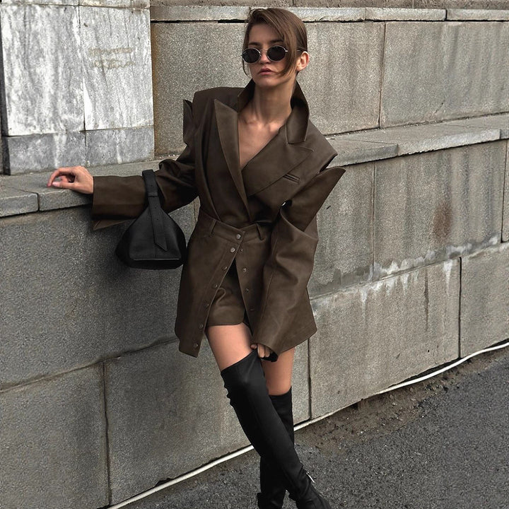 Damen lässige Kunstlederjacke mit hohem Kragen und praktischen Druckknöpfen Drune