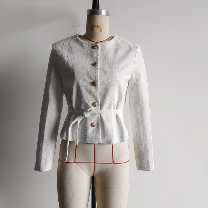 Damen nan taillierte Bouclé-Jacke mit Bindegürtel und goldfarbenen Zierknöpfen Drune