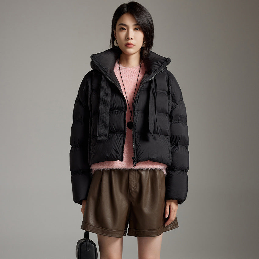 Damen Kurz geschnittene Boxy-Steppjacke mit voluminöser Kapuze und Kordelzug Drune