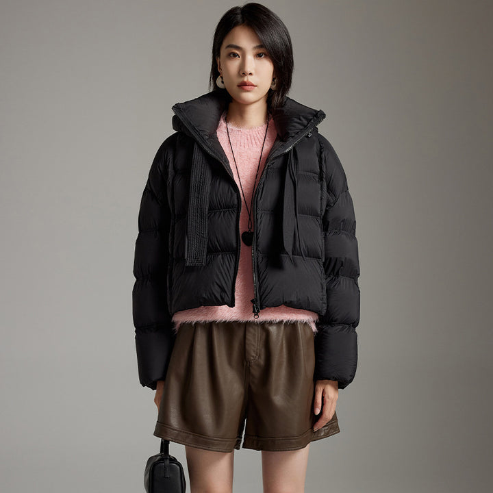Damen Kurz geschnittene Boxy-Steppjacke mit voluminöser Kapuze und Kordelzug Drune