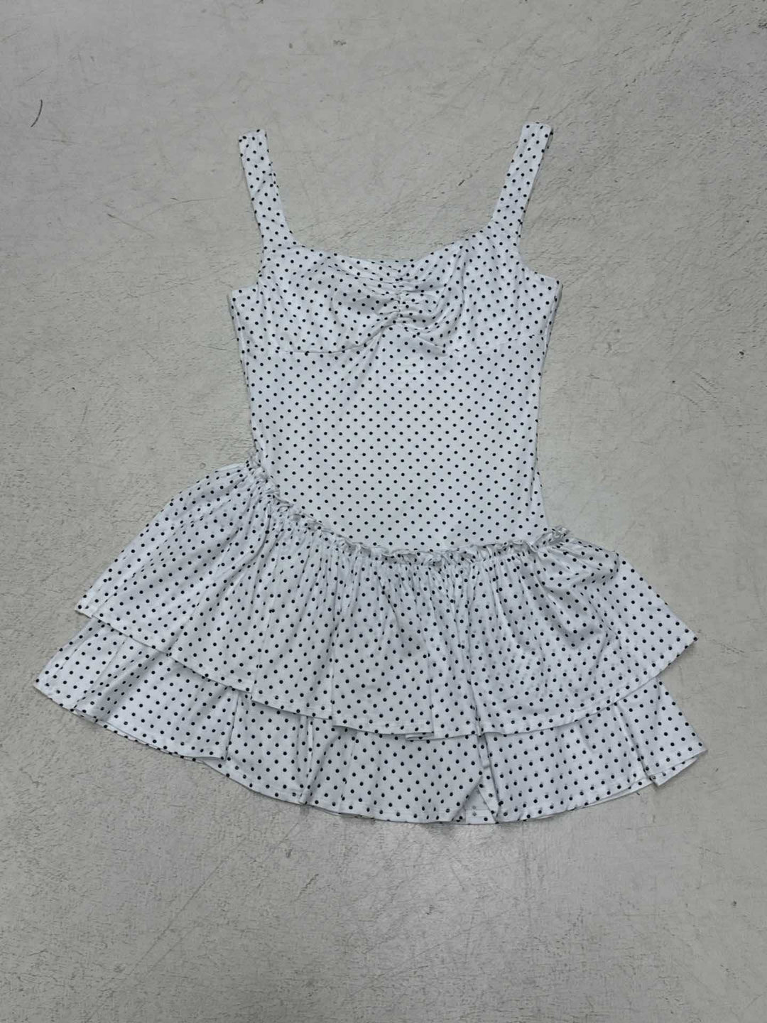 Damen Sonniges Kleid mit charmantem Rüschensaum und verspieltem Punkten Drune