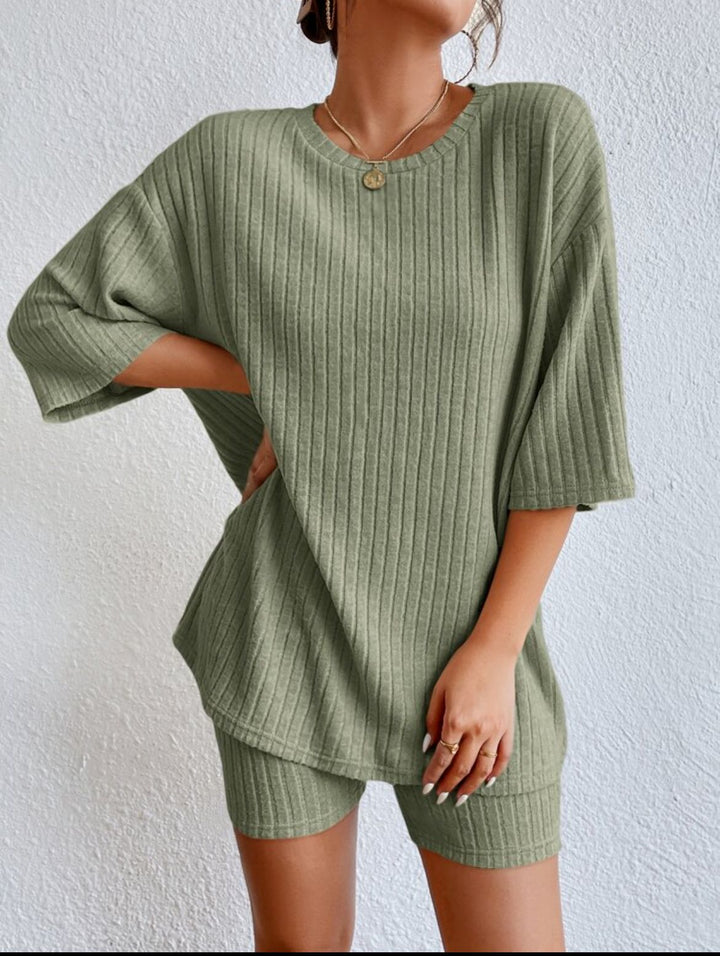 Damen komfortables Kurzarm Set mit Rippstrick und relaxed Schnitt Drune