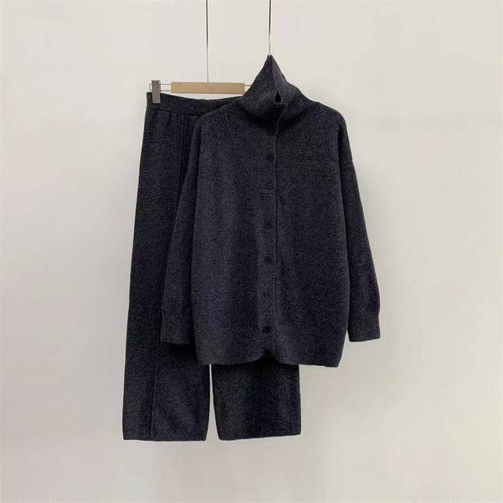 Damen Strickensemble mit hohem Kragen und knöpfbarem Design Drune