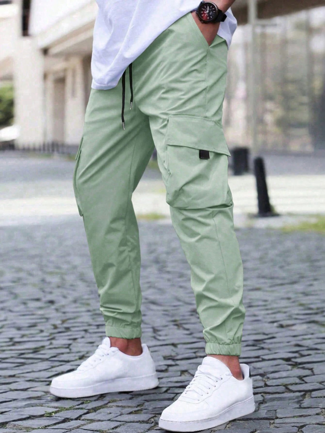 Herren technische Travel-Joggerhose mit integriertem Sicherheitsfach elastischem Tunnelzugbund und wasserabweisender Beschichtung Drune
