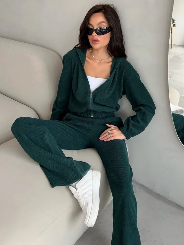 Damen Cropped Kapuzen-Set aus Ripp-Cord mit Gummizugbund und Relax-Jogginghose Drune