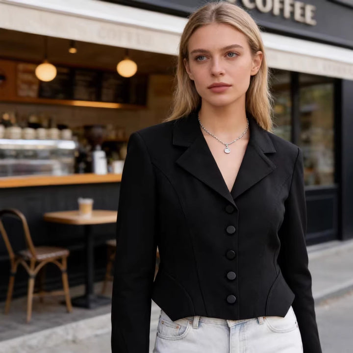 Damen Taillierter Cropped-Blazer mit Wiener Nähten und matt bezogenen Knöpfen Drune