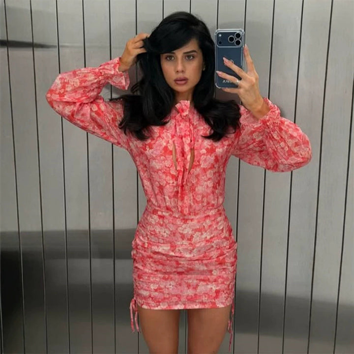 Damen Blumiges gerafftes Minikleid mit Schleifenhalstuch, Cut-Out und langen Ärmeln Drune