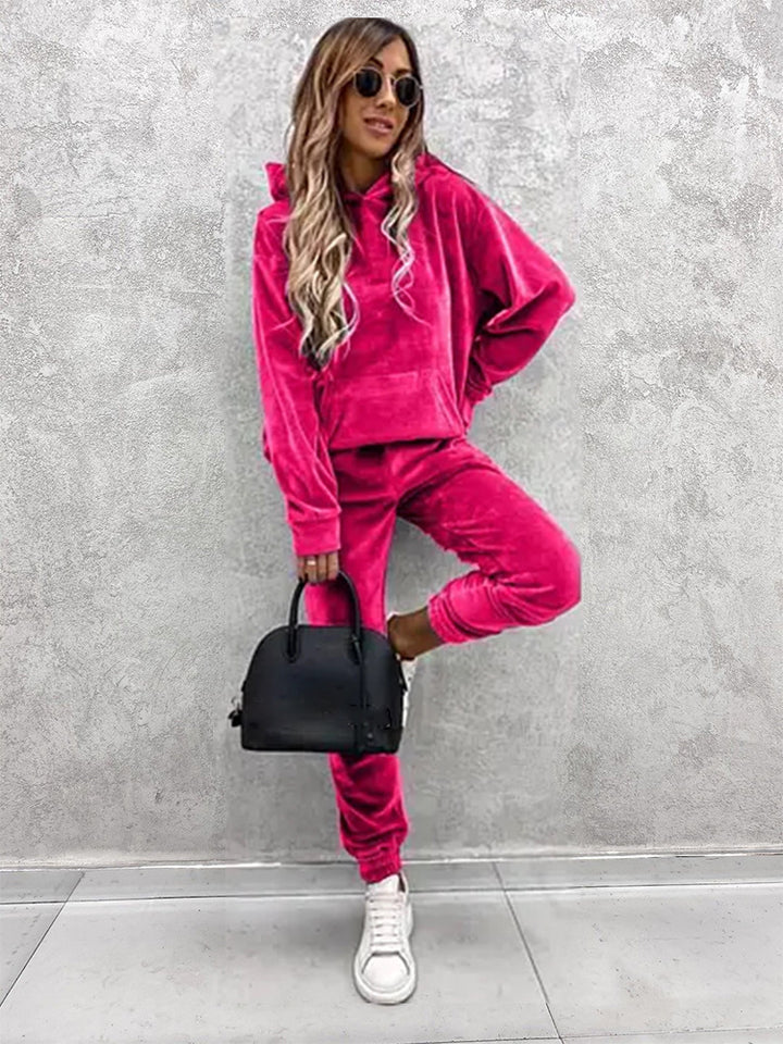 Damen Velours-Lounge-Set mit kuscheliger Kapuzenpullover und schmal zulaufender Jogginghose Drune