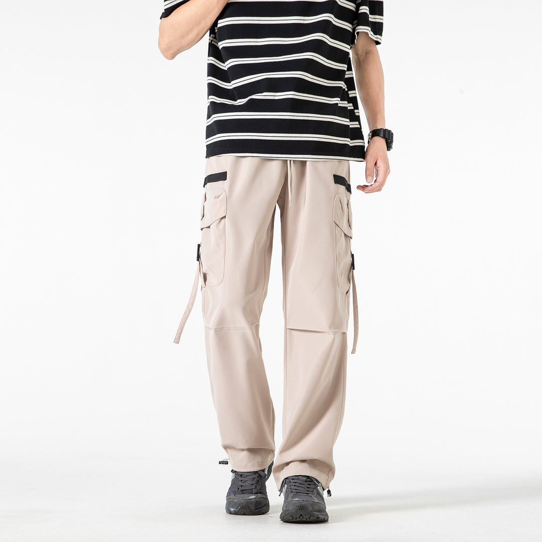 Herren Weite Cargo-Hose mit Multifachtaschen, verstellbarem Tunnelzugbund und modularen Gurt‑Details Drune