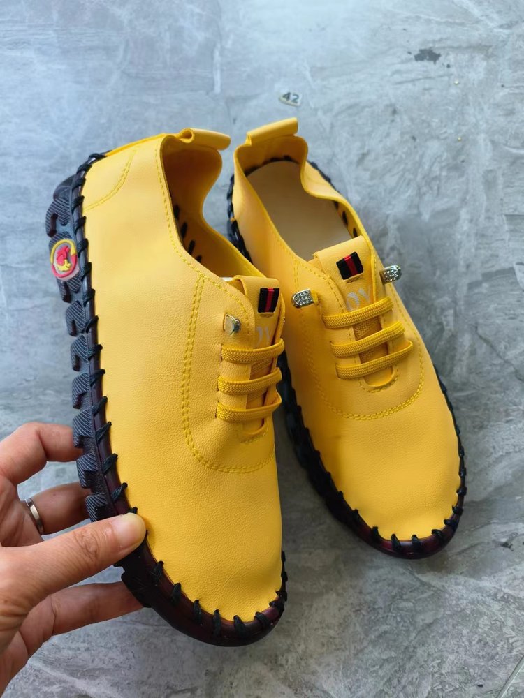 Damen Leichter, weicher Slipper mit handgenähter Gummisohle und elastischer Schnürung Drune