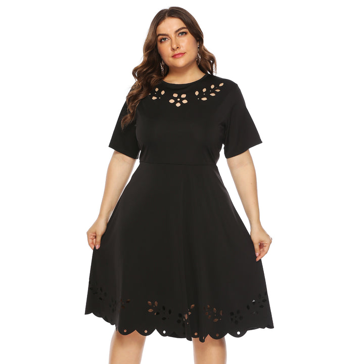 Damen elegantes Kleid mit Ausschnitt und Rüschensaum Drune