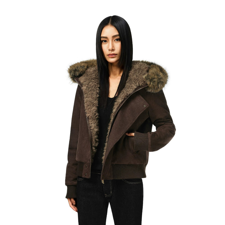 Damen nan kurze Lammfelloptik-Bomberjacke mit voluminöser Kapuzenblende und Daumenlochbündchen Drune
