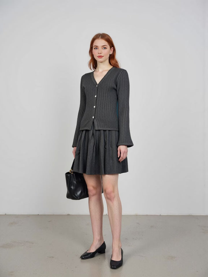 Damen Feinstrick-Cardigan mit V-Ausschnitt und plissiertem Minirock-Set Drune