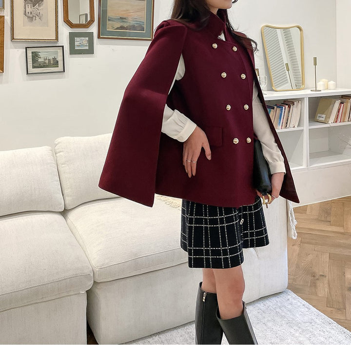 Damen Mantelcape im Tailoring‑Look mit doppelreihiger Knopfleiste und markanter Schulter Drune