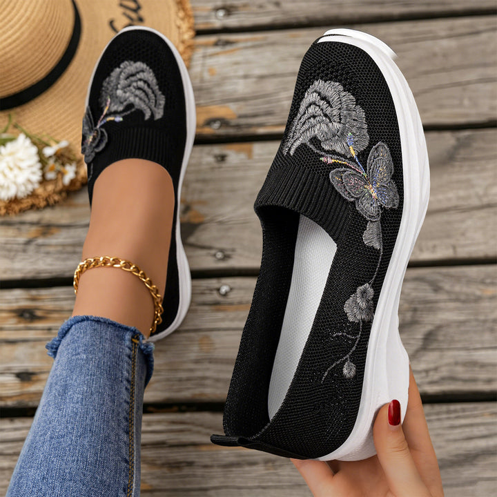 Damen nan gestrickte Slip-On Slipper mit Schmetterlings-Stickapplikation und dämpfender EVA-Plateausohle Drune